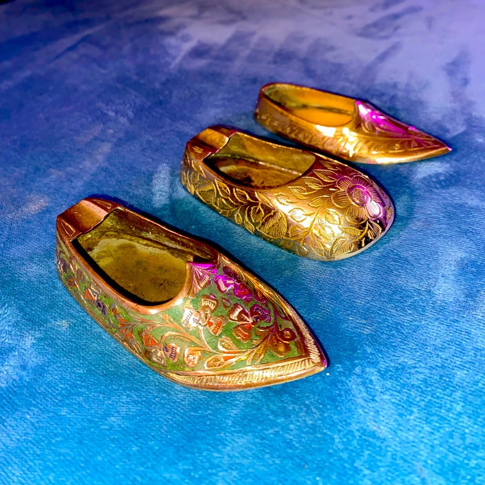 3 Vintage India Brass Miniature Slipper Shoe Ashtray Single Cigarette Rest